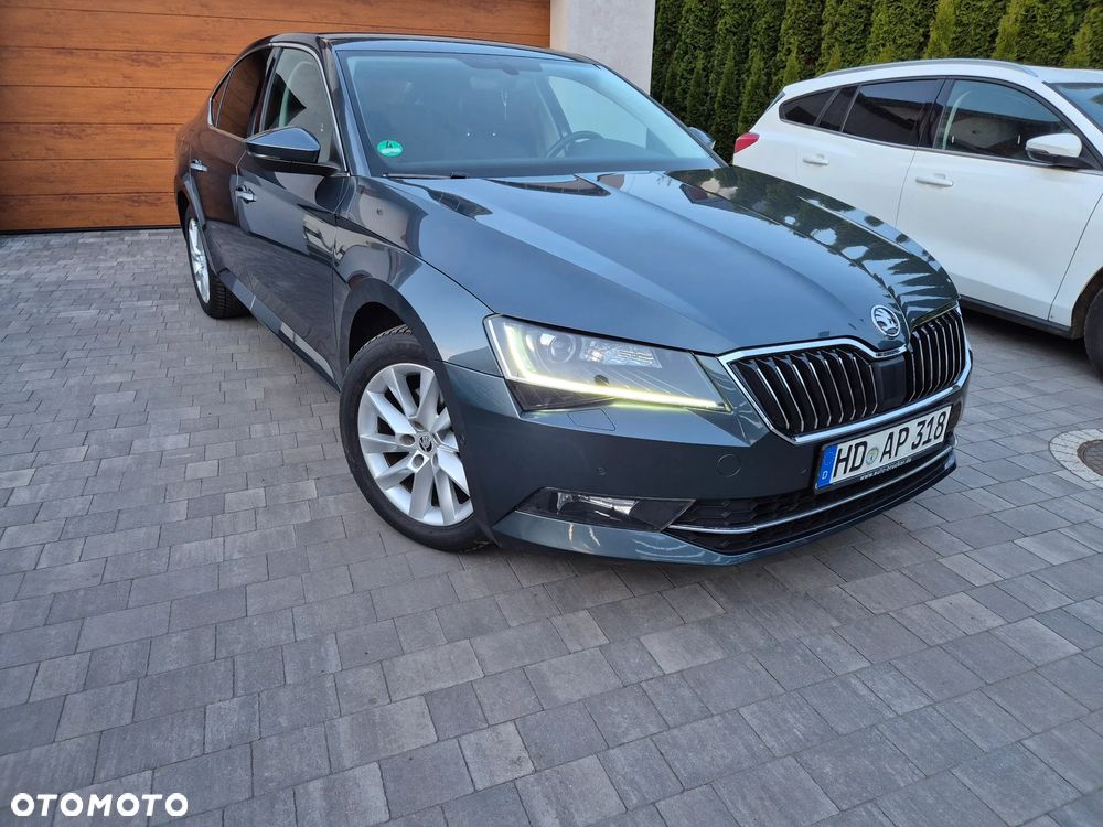 Skoda Superb 2.0 TDI Premium Edition - 26
