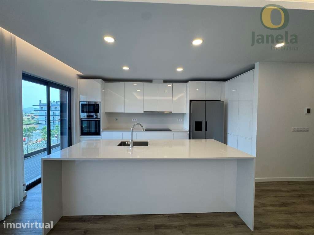 Apartamento T3 para arrendar ao ano em Faro - Grande imagem: 3/16