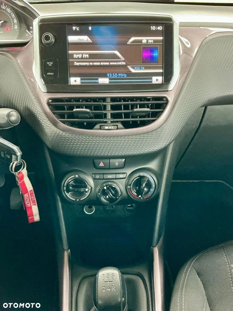 Peugeot 2008 1.6 e-HDi Allure S&S - 19