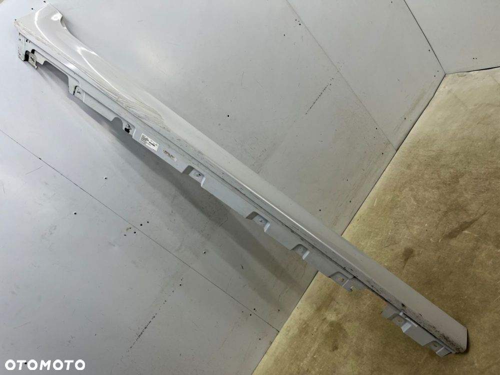 Listwa progowa BMW 5 F10 F11 sedan kombi 10-17r. prawa nakładka progu zewnętrzna kolor Mineralweiss - 1