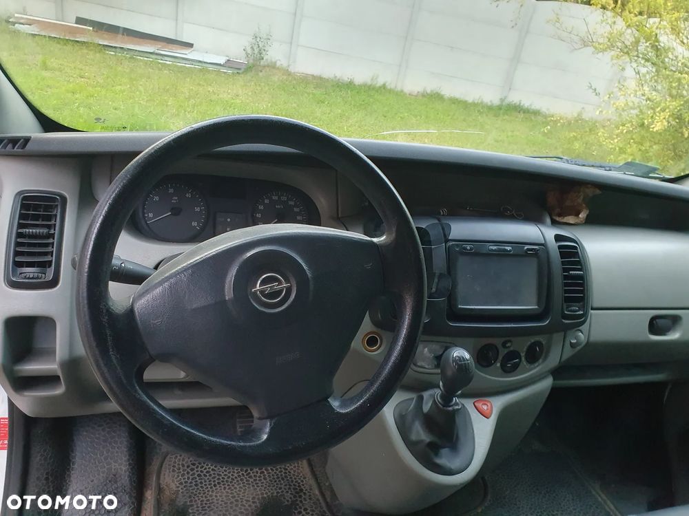 Opel Vivaro - 8