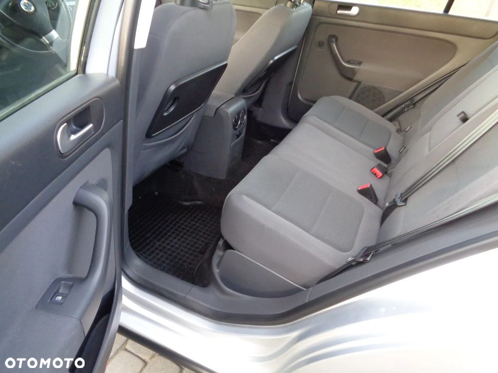 Volkswagen Golf Plus - 13