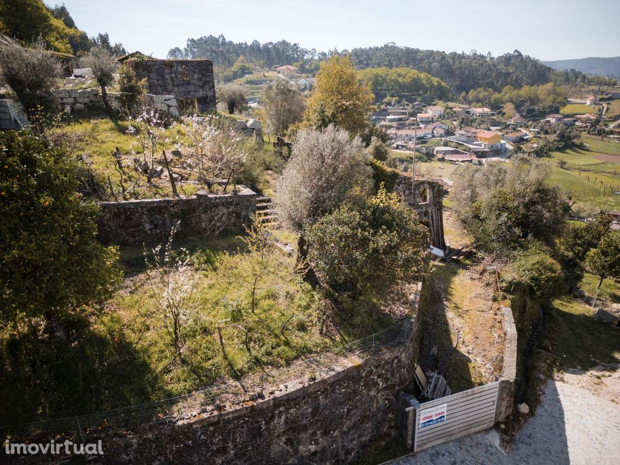 Ruína com terreno em Frades – A 15 min de Braga e 20 min do Gerês - Grande imagem: 4/57