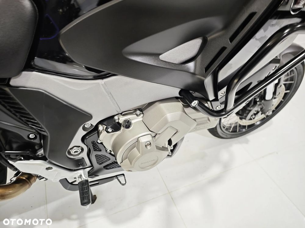 Honda VFR - 18