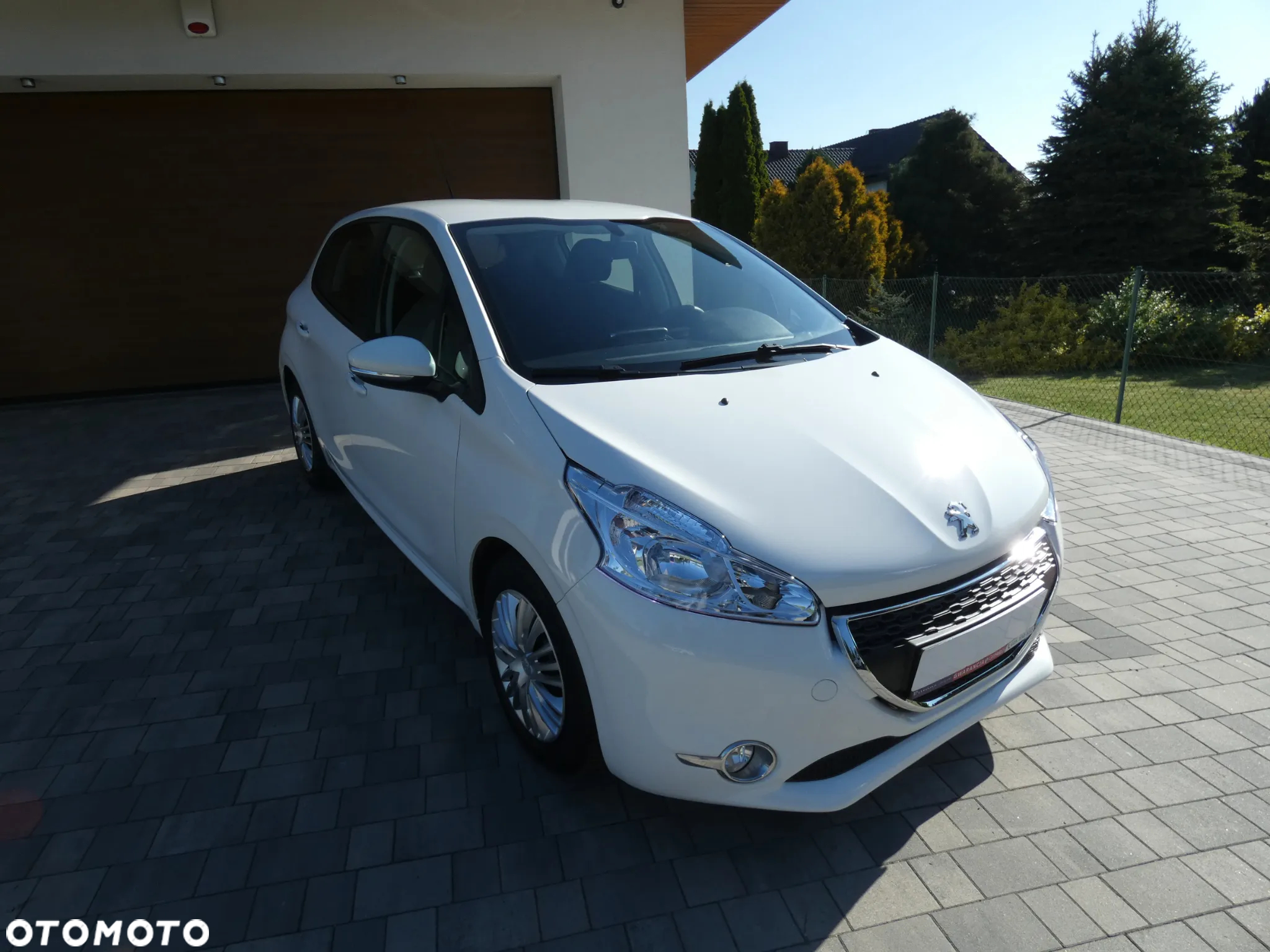 Peugeot 208 - 5