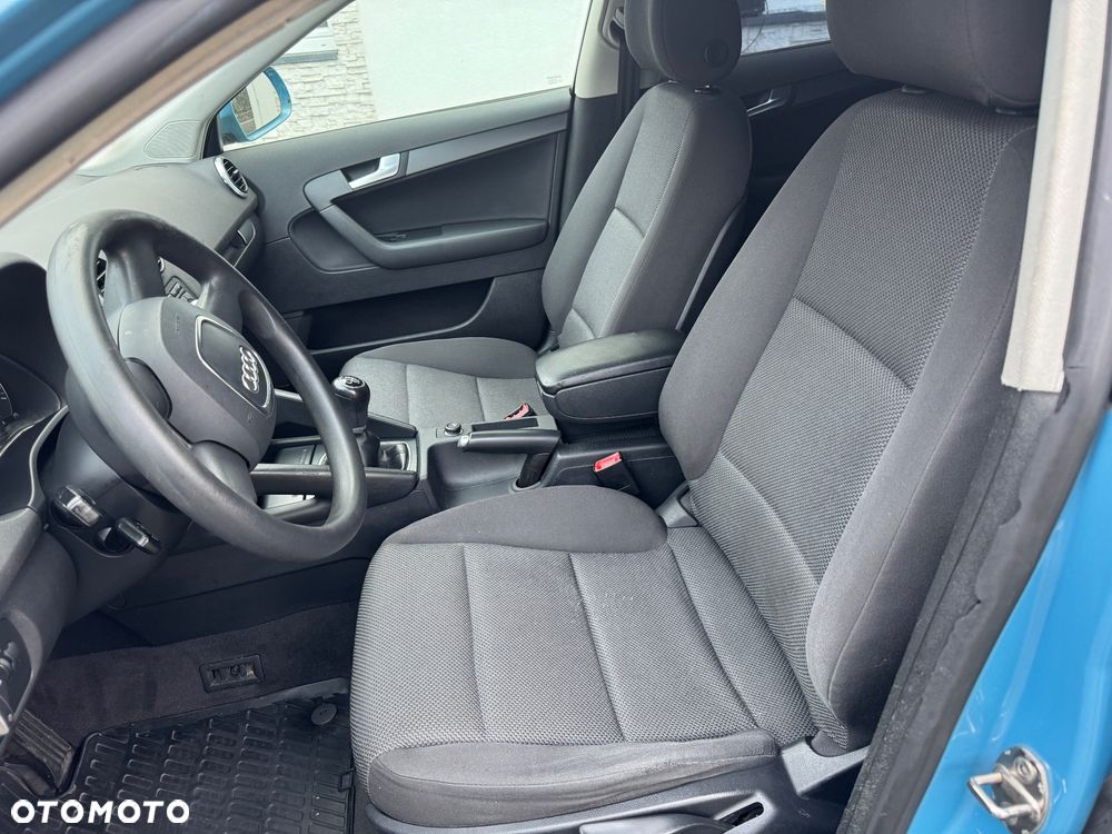 Audi A3 Sportback 2.0 TDI DPF Attraction - 9