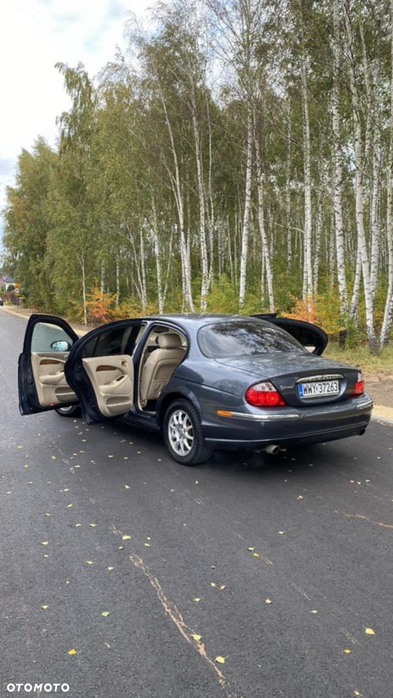 Jaguar S-Type - 8