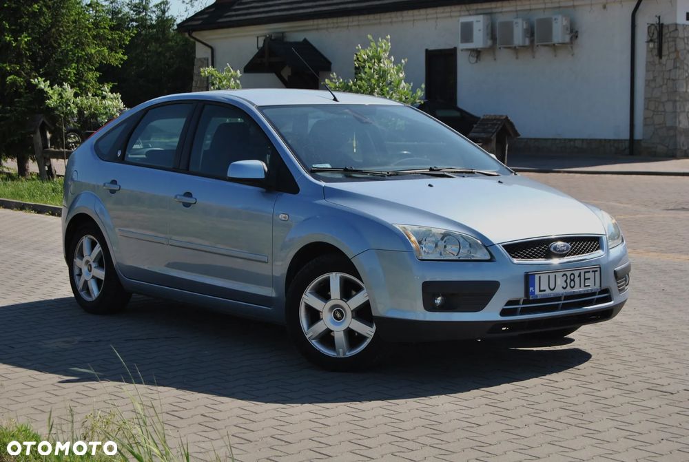 Ford Focus 1.6 Ghia - 2