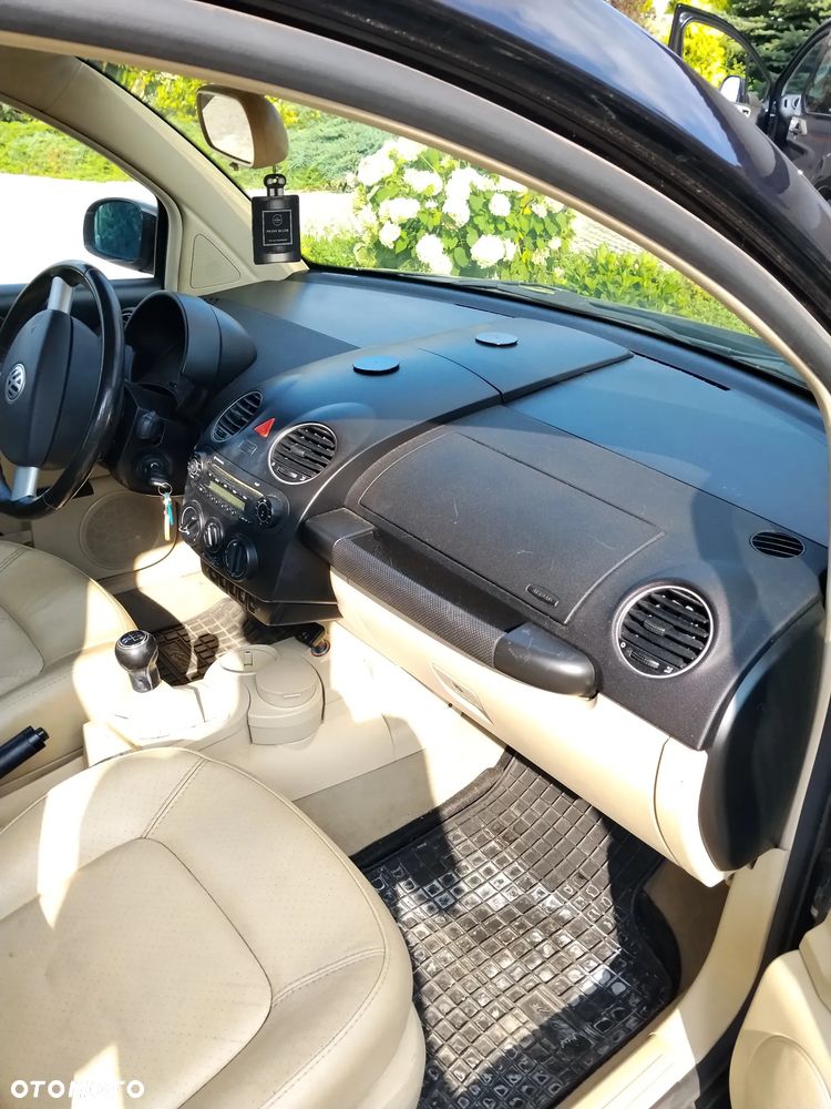 Volkswagen New Beetle - 5