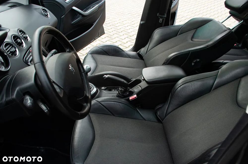 Peugeot 308 1.6 Premium Plus - 27