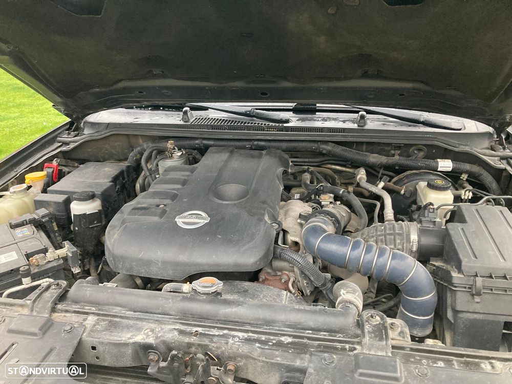 Nissan Navara 2.5 dCi CD LE Hi-Tech 4WD - 31