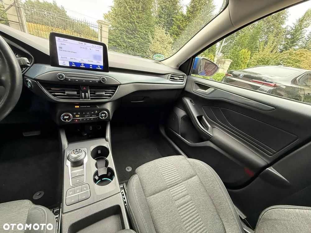 Ford Focus 1.5 EcoBoost Active X - 9