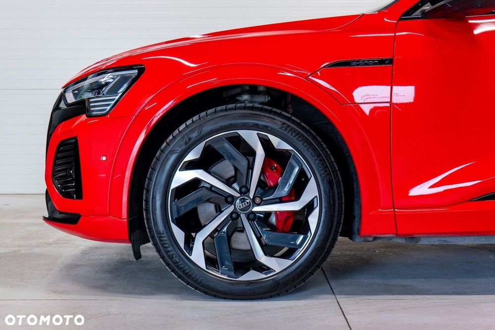 Audi Q8 Sportback e-tron - 19