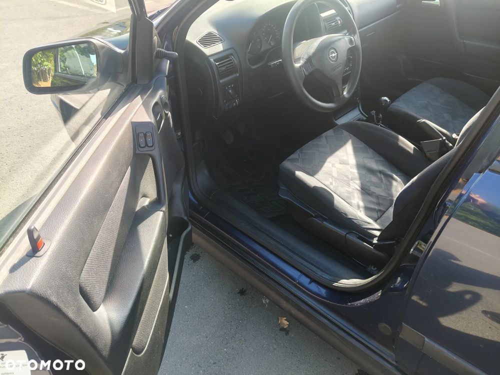 Opel Astra - 11