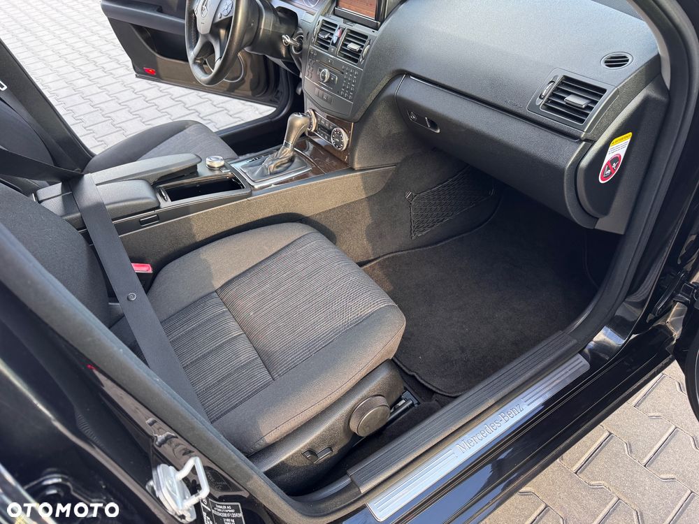 Mercedes-Benz Klasa C 220 CDI DPF Automatik Elegance - 28