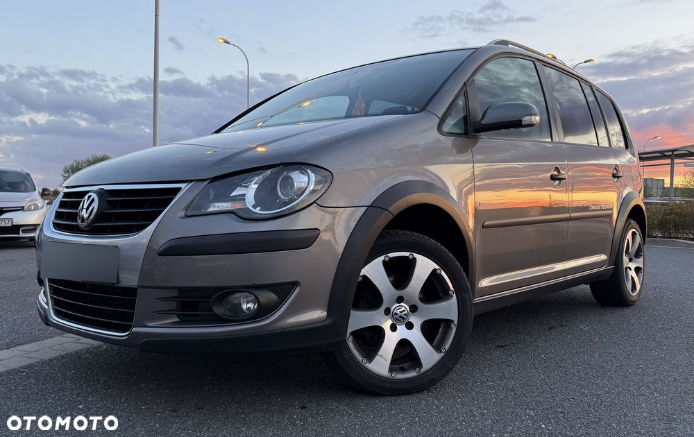 Volkswagen Touran 1.4 TSI Cross - 2