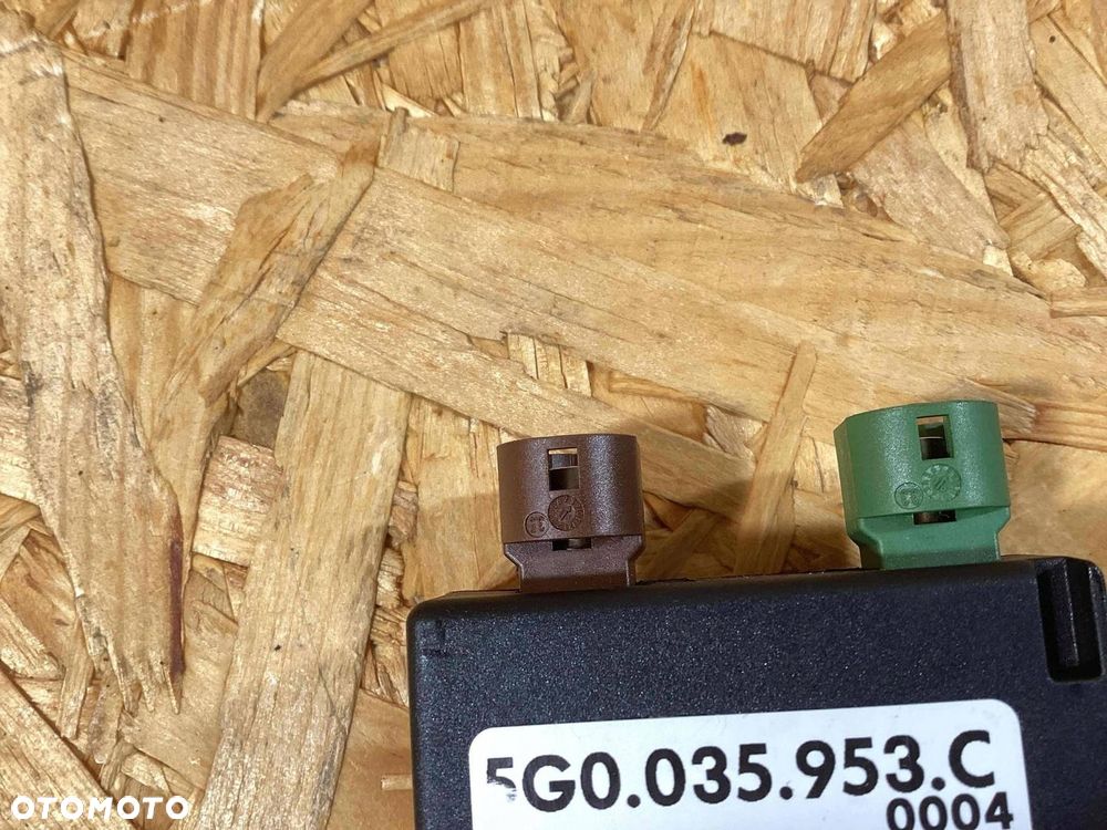 Rozdzielacz USB ze zintegrow. przekładni 5G0035953C VW Touran ŠKODA Superb - 5