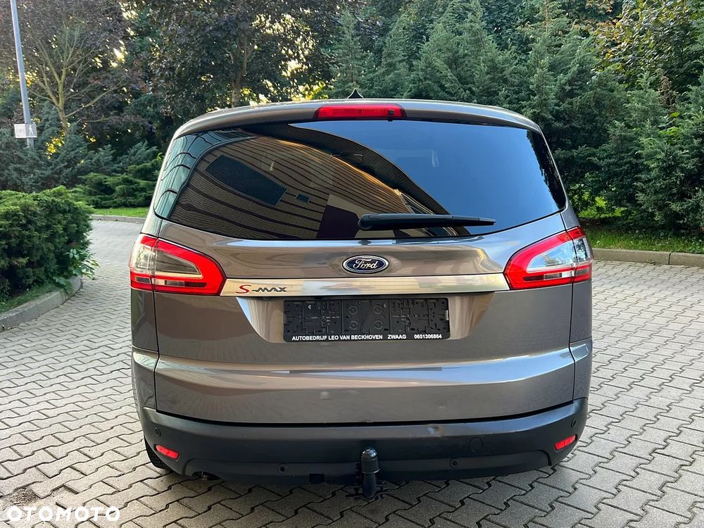 Ford S-Max - 12