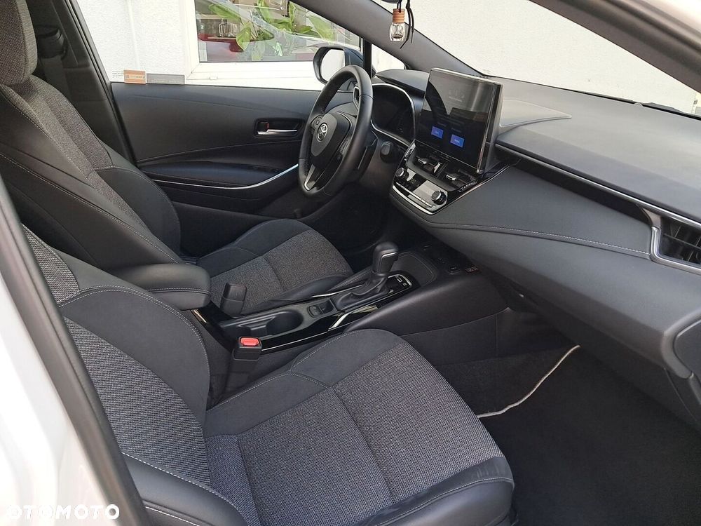 Toyota Corolla - 10