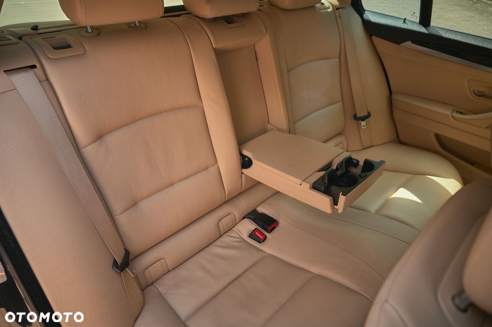 BMW Seria 5 520d - 27