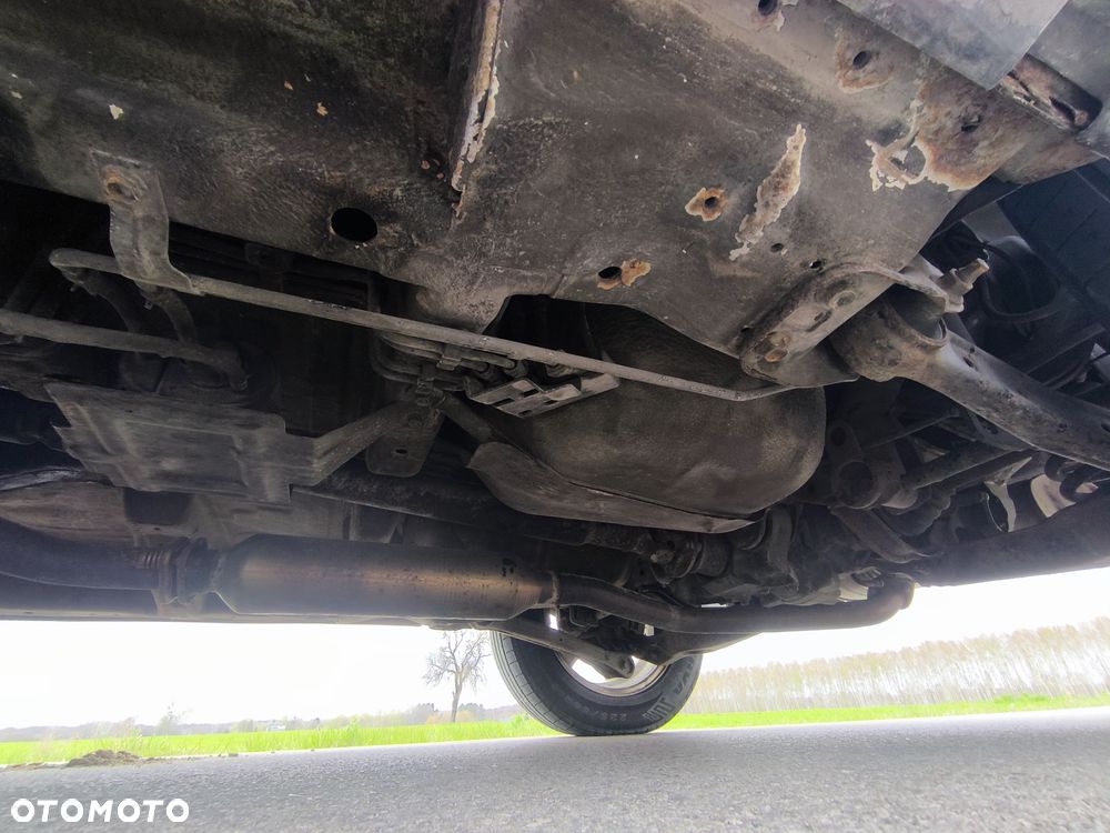 Suzuki Grand Vitara 2.0 Comfort + - 29