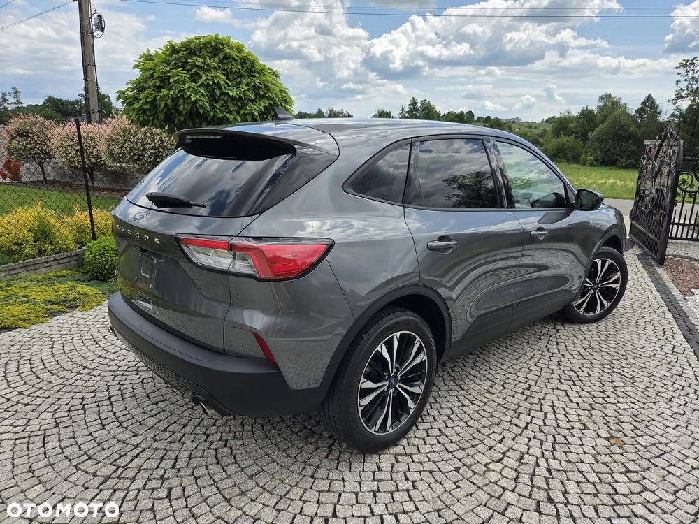 Ford Kuga 1.5 EcoBoost ST-LINE - 11