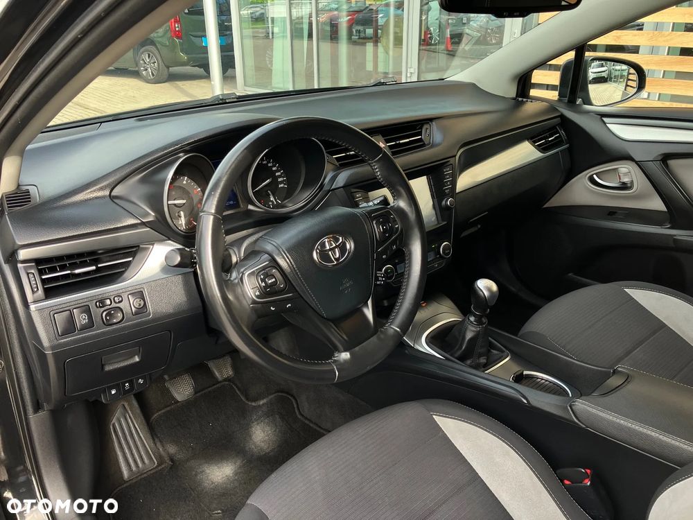 Toyota Avensis 2.0 D-4D Premium - 26