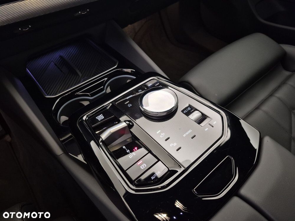 BMW Seria 5 520d xDrive mHEV M Sport - 17