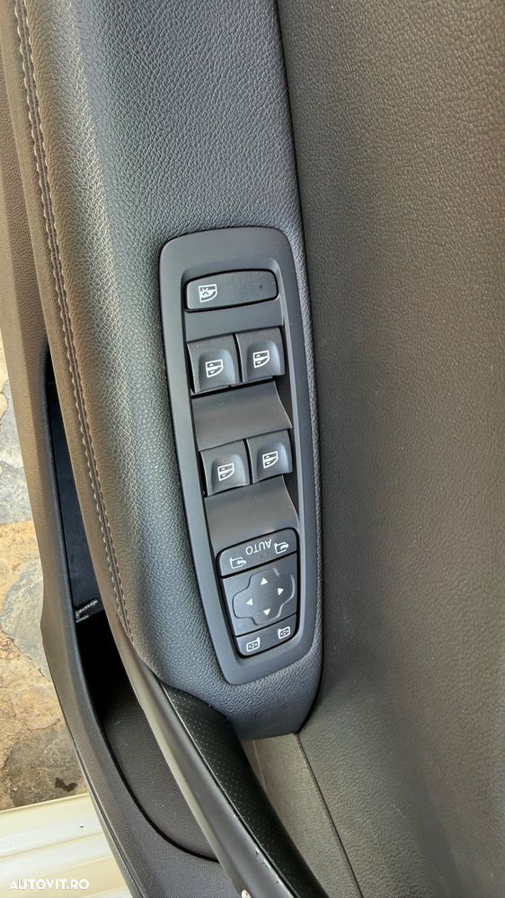 Renault Megane TCe EDC Zen - 6