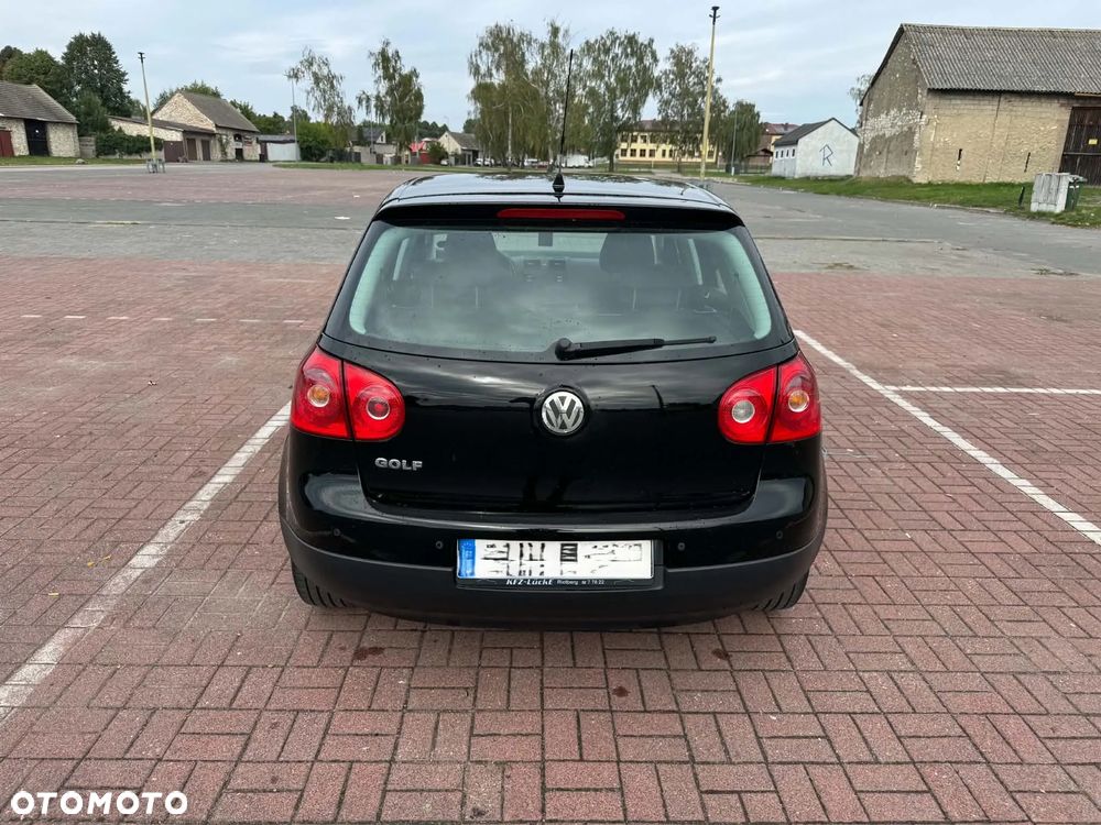 Volkswagen Golf - 5