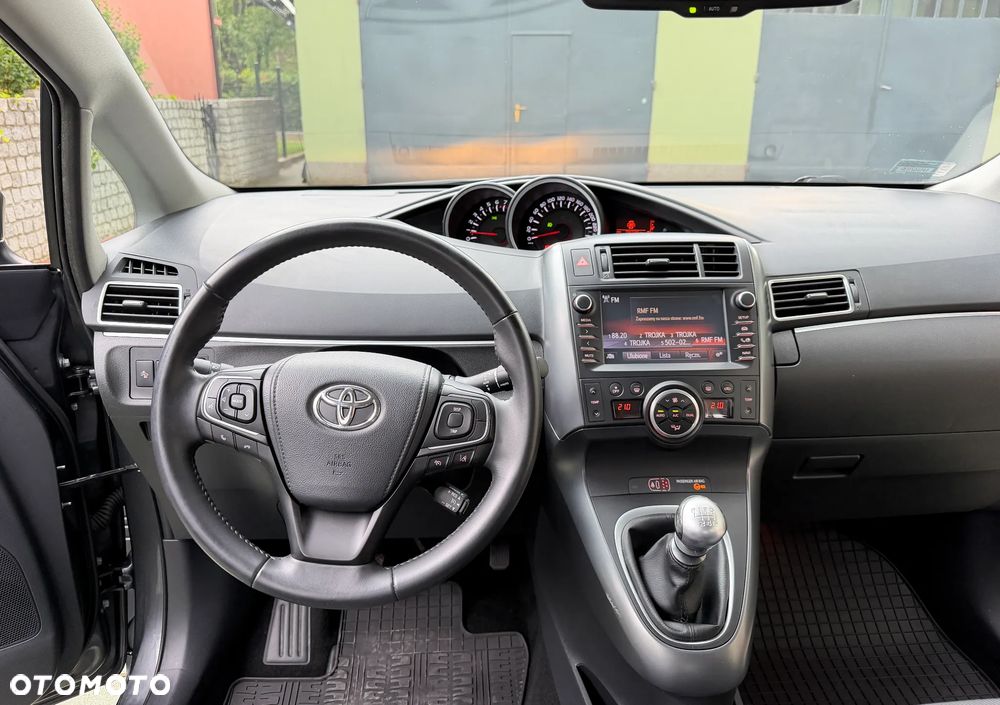Toyota Verso 1.8 Premium 7os - 14