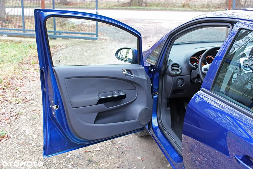 Opel Corsa 1.2 16V Innovation - 24