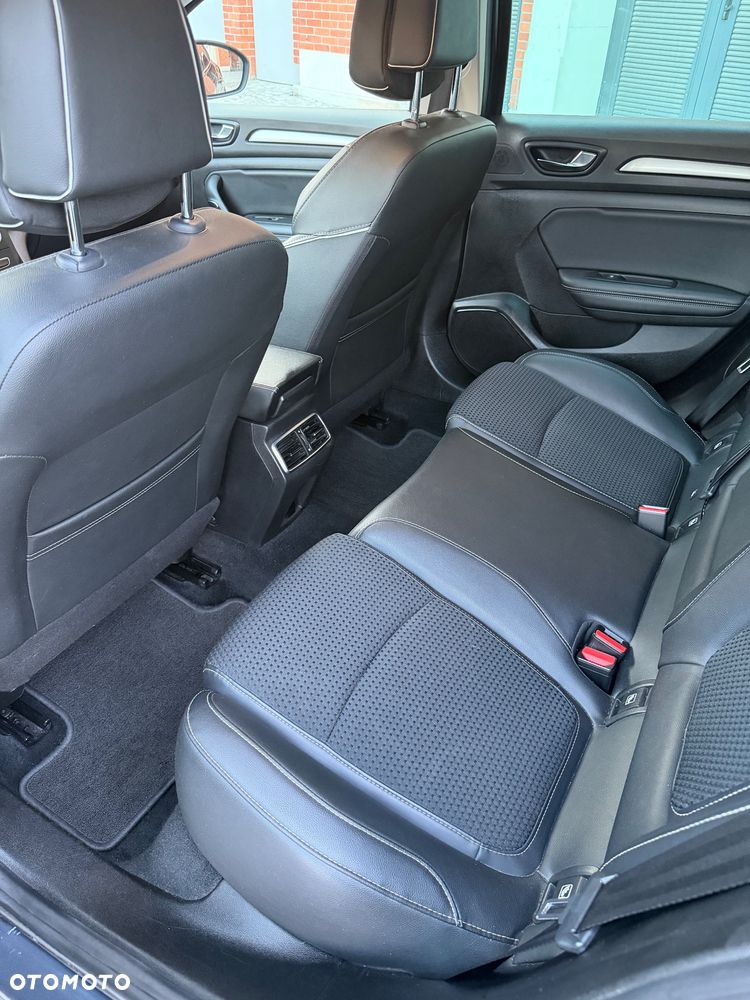 Renault Megane ENERGY TCe 140 EDC BOSE EDITION - 34
