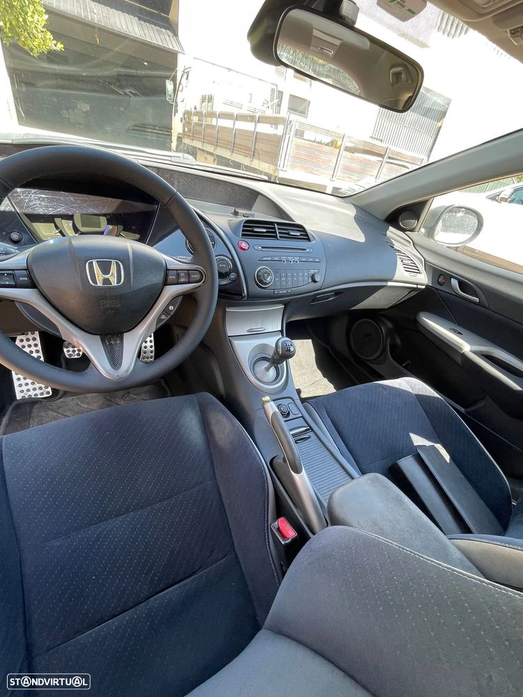 Honda Civic 1.8 Executive - 6