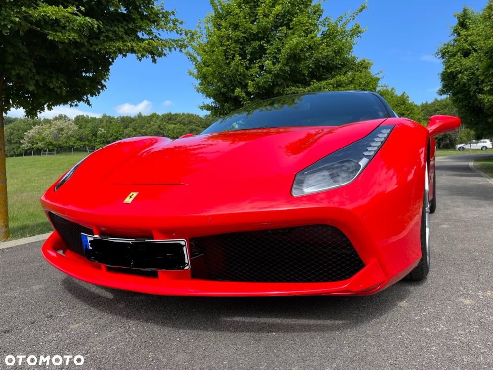 Ferrari 488 - 1