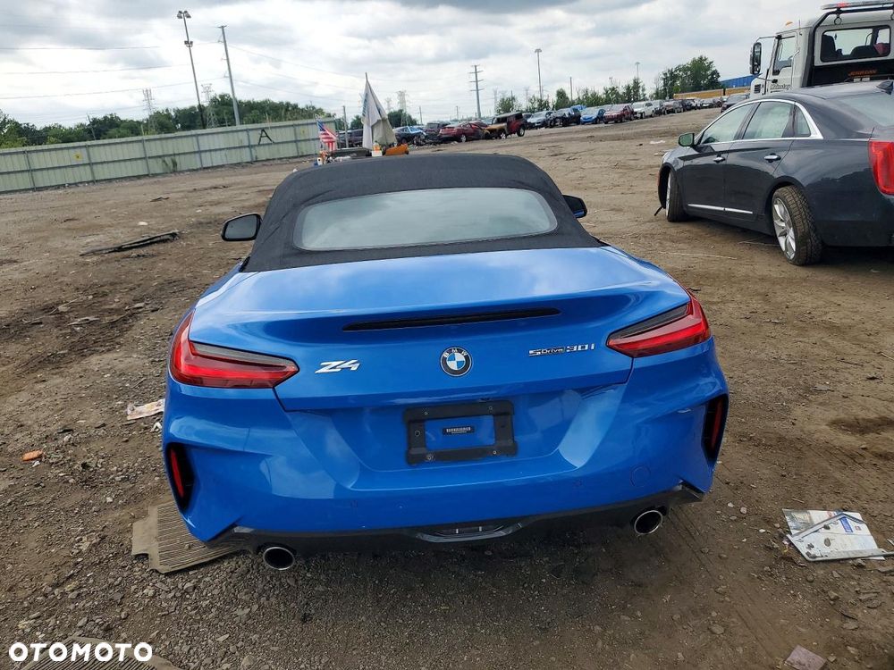 BMW Z4 sDrive30i - 10