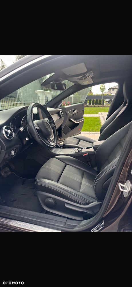 Mercedes-Benz CLA 180 7G-DCT UrbanStyle Edition - 19