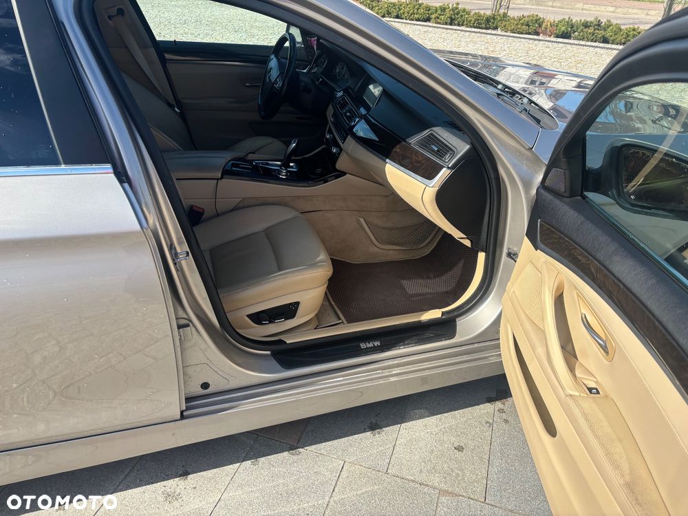 BMW Seria 5 528i - 7
