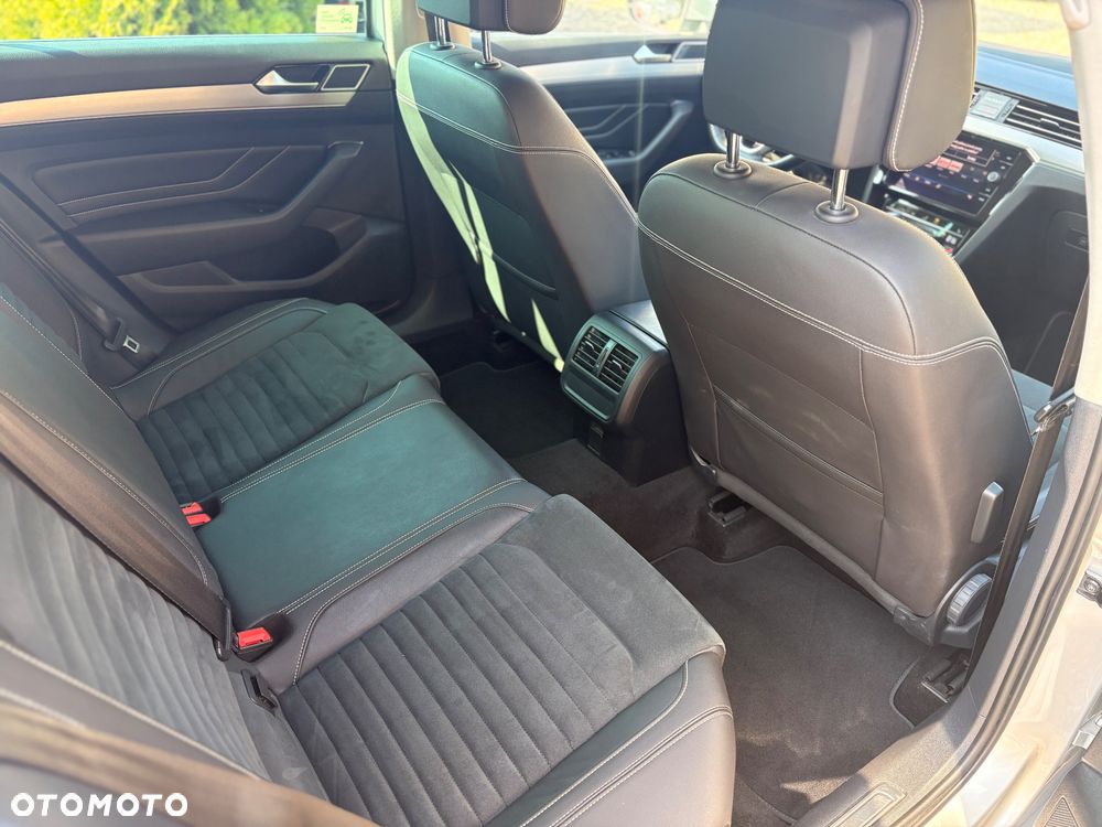 Volkswagen Passat 2.0 TDI EVO Elegance DSG - 18