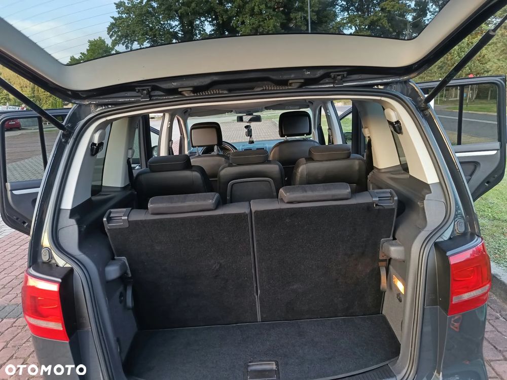 Volkswagen Touran 2.0 TDI DPF Highline - 17