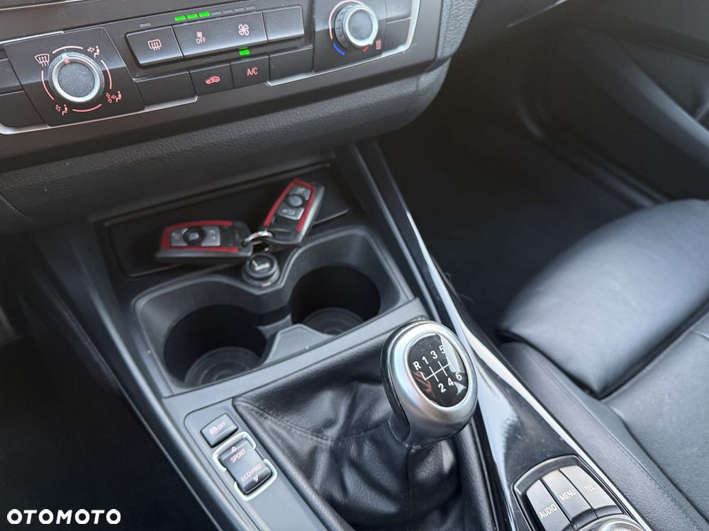BMW Seria 1 116d EfficientDynamics Edition Sport Line - 11