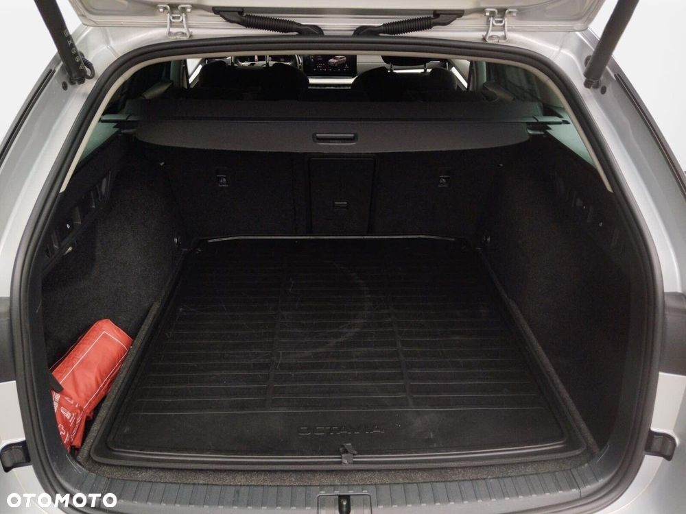 Skoda Octavia 2.0 TDI DSG Style - 38