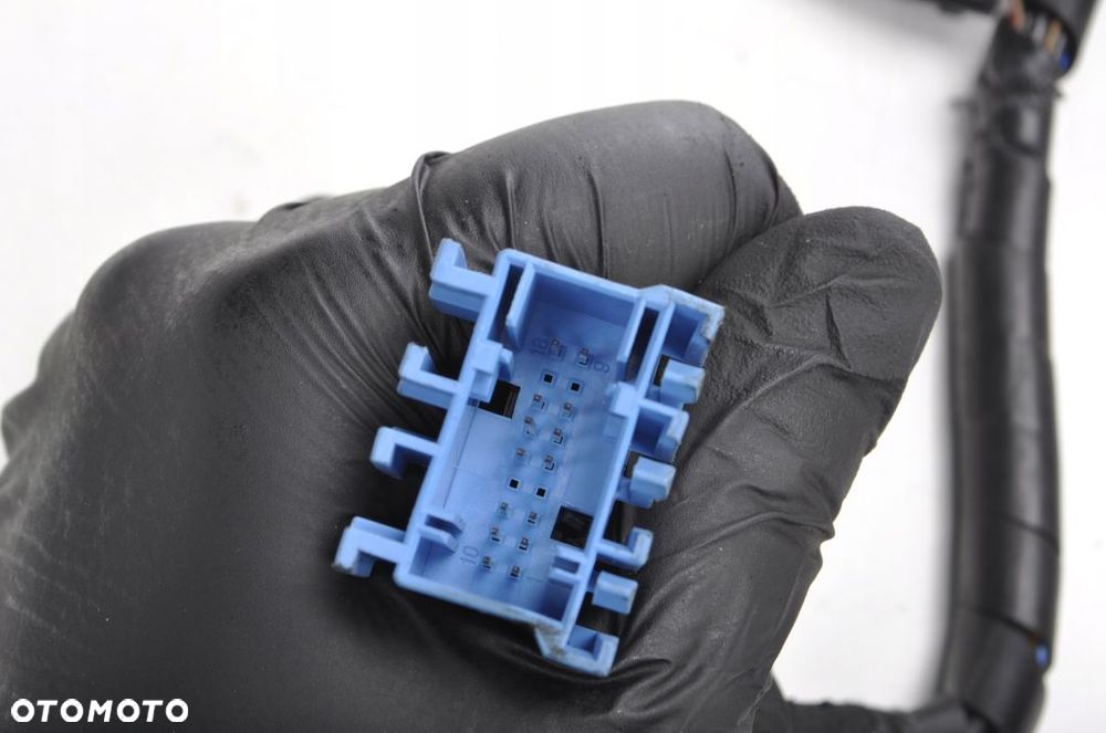 BMW 5 E39 LIFT WZMACNIACZ - 4