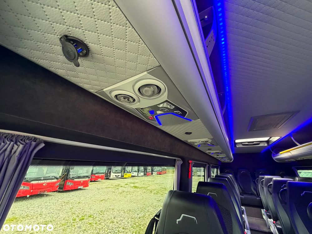 Mercedes-Benz Sprinter 517 - 24