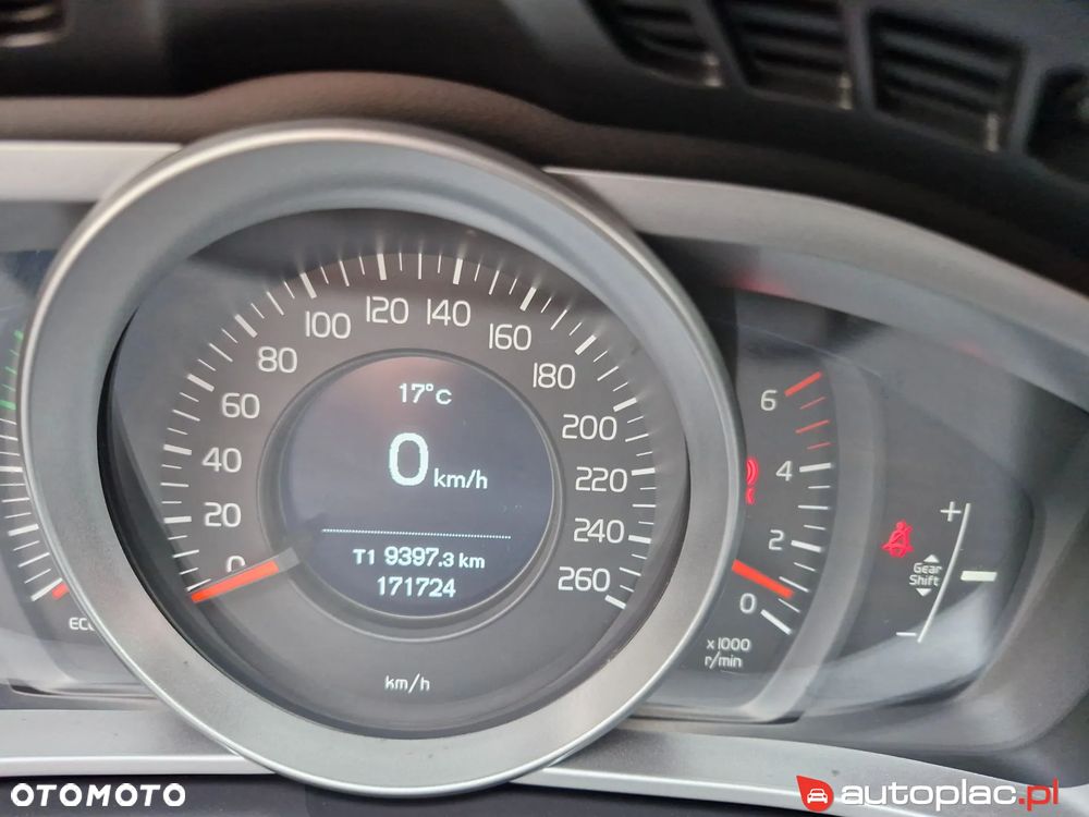 Volvo V40 D2 Momentum - 40