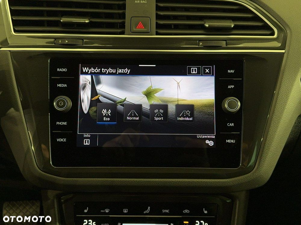 Volkswagen Tiguan - 25