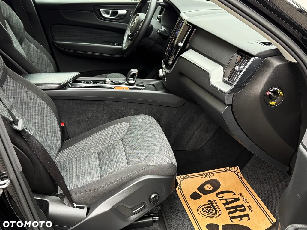 Volvo XC 60 B4 D Geartronic Momentum Pro - 33