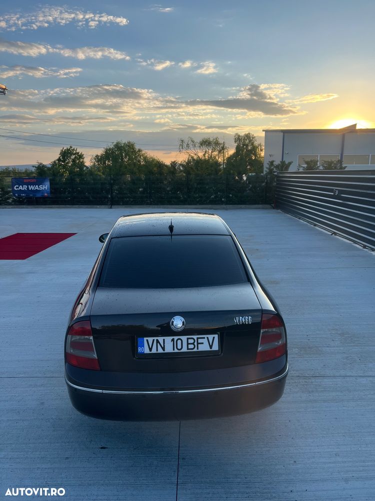 Skoda Superb 2.0 TDI Exclusive - 5