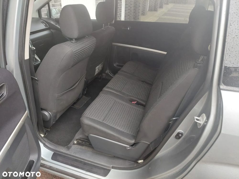 Toyota Corolla Verso - 7