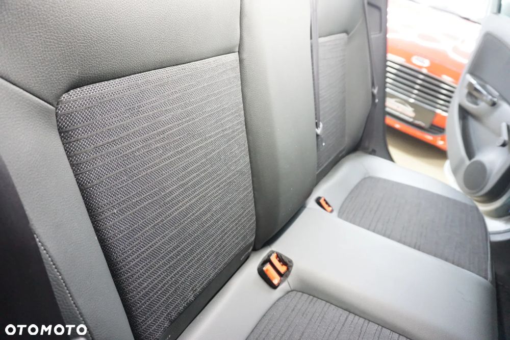 Opel Corsa 1.2 16V Enjoy - 34